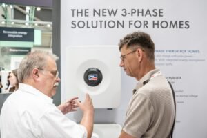 Integrierte Lösung für effizientes Energiemanagement: SMA stellt neue Energy Solution für Eigenheime und kleinere Unternehmen vor