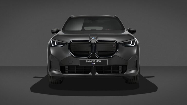 BMW X3 M50 xDrive: neues Black Package und gesteigerte Leistung.